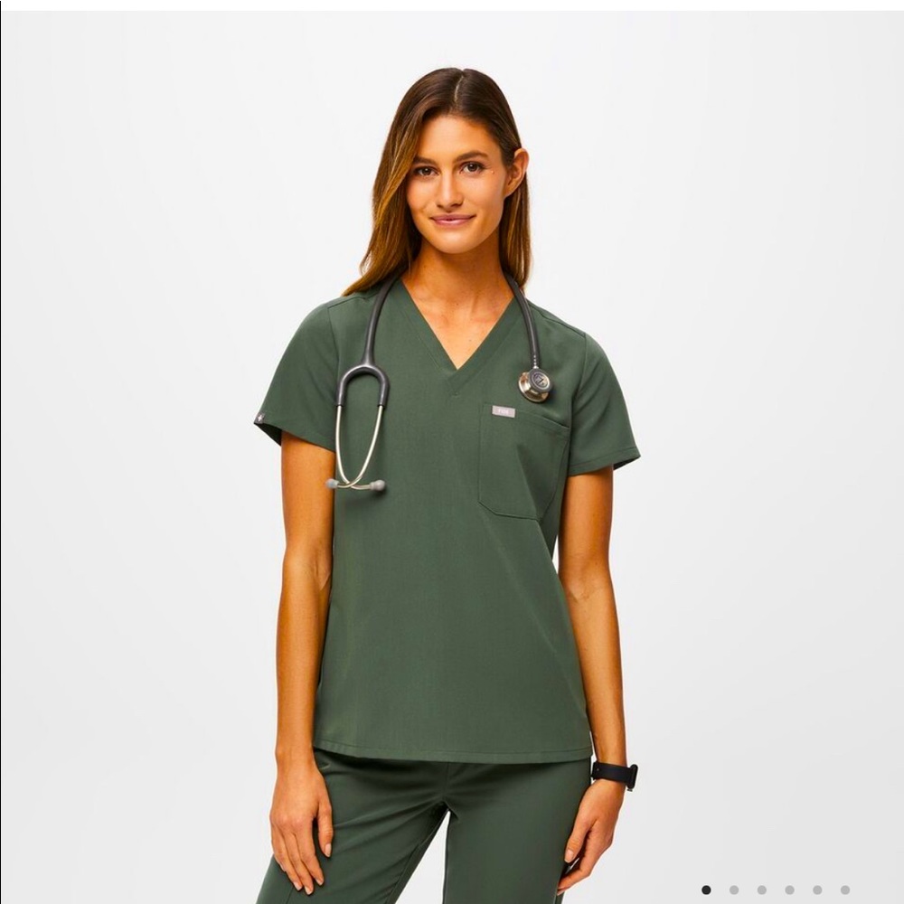NEVER OPENED - Catarina One- Pocket Scrub Top